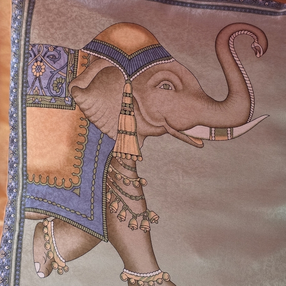 Jim Thompson Elephant Design Silk Pillow - Picture 2 of 11